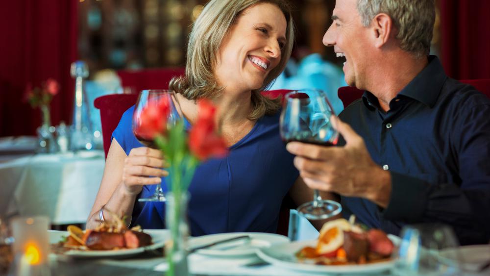 couple eating at a restaurant